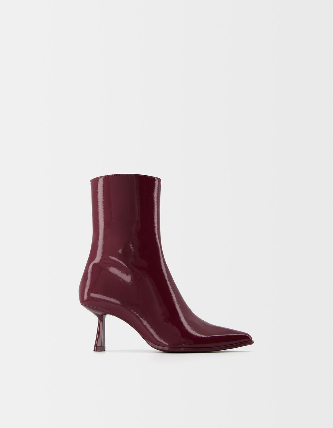 Bottines talon kitten heel vernies