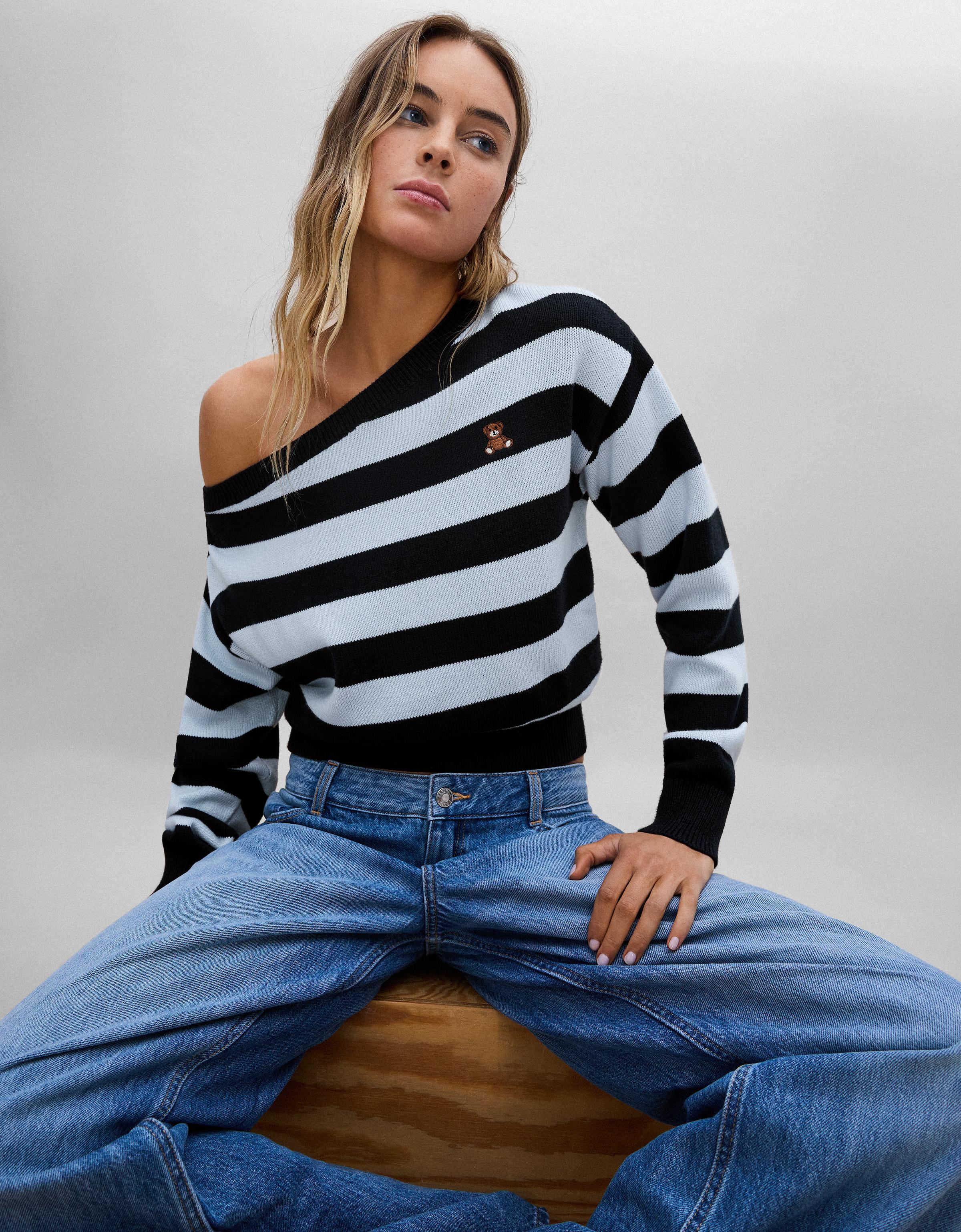Bear embroidered boat neck jumper — Blue