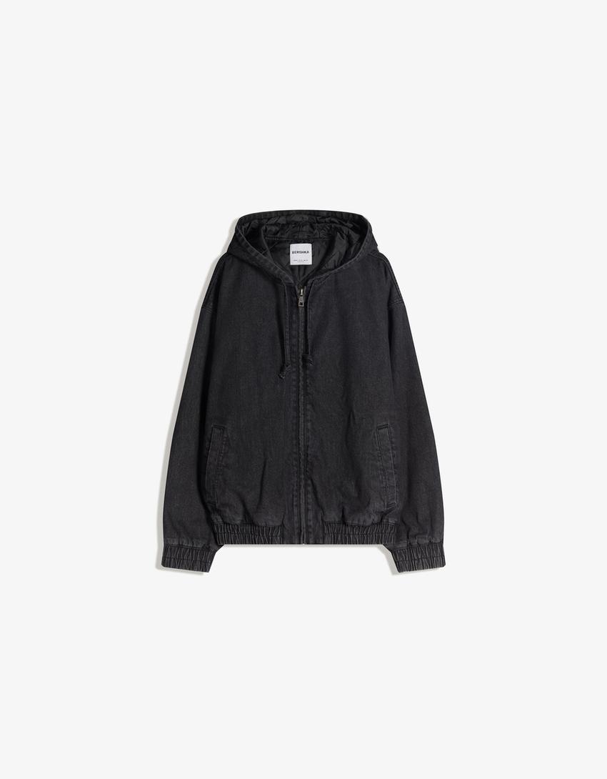 Caçadora denim tatxes-Negre