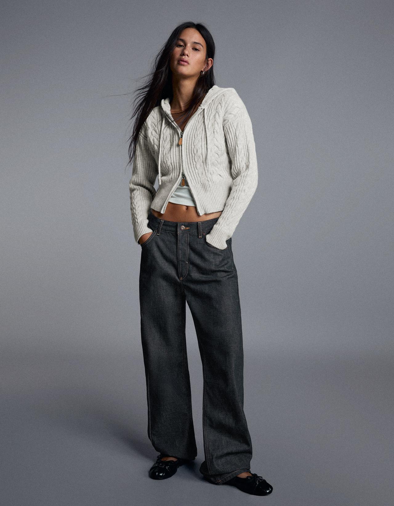 Hooded cable-knit jacket — Grey