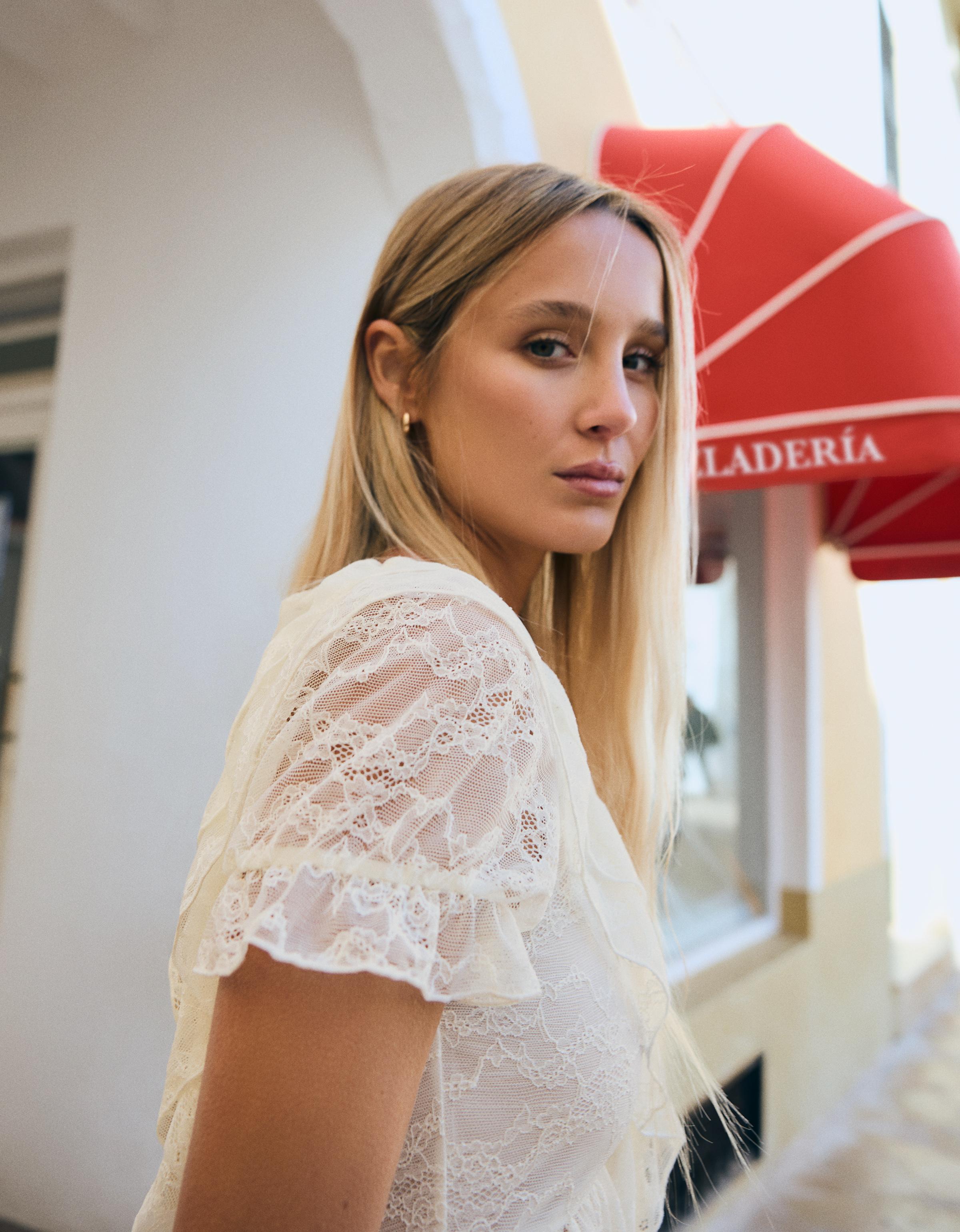 Fırfırlı dantelli crop bluz - Görsel 25