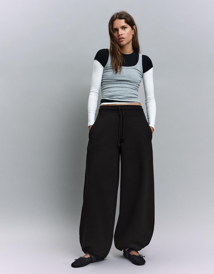 Plush barrel stopper trousers-Black