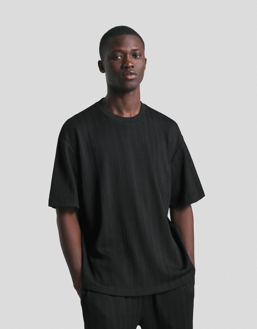 Short sleeve textured T-shirt-Black