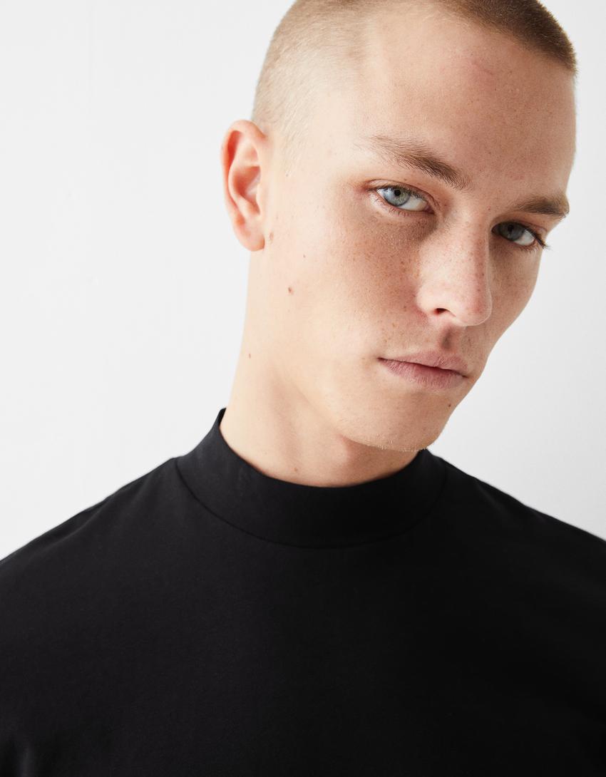 Short sleeve high neck T-shirt-Black-2