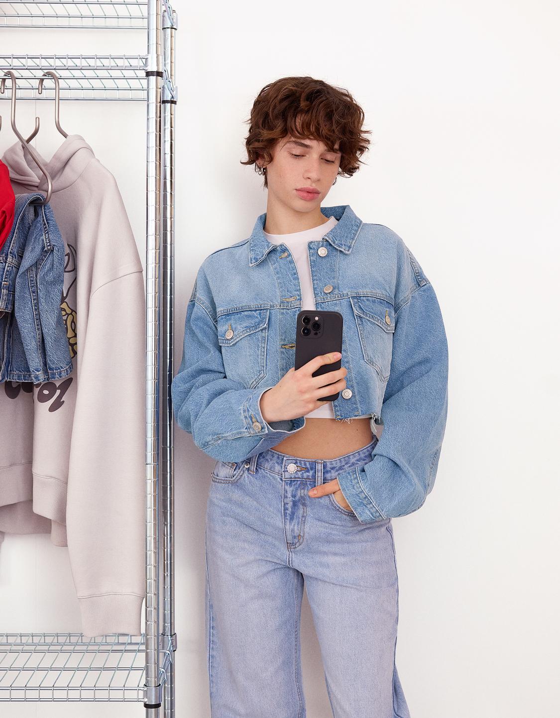 Cropped denim jacket
