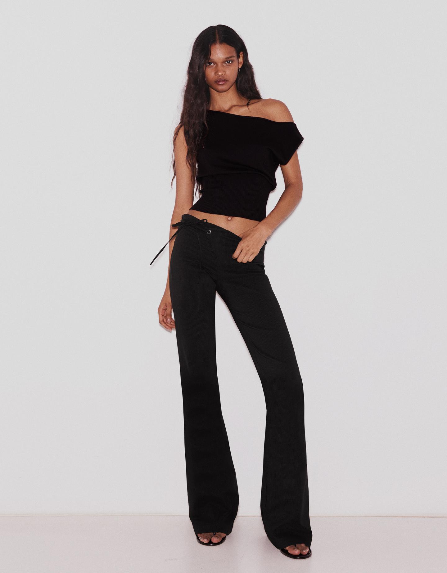 Bershka Pantalón Flare Tiro Bajo Mujer Negro
