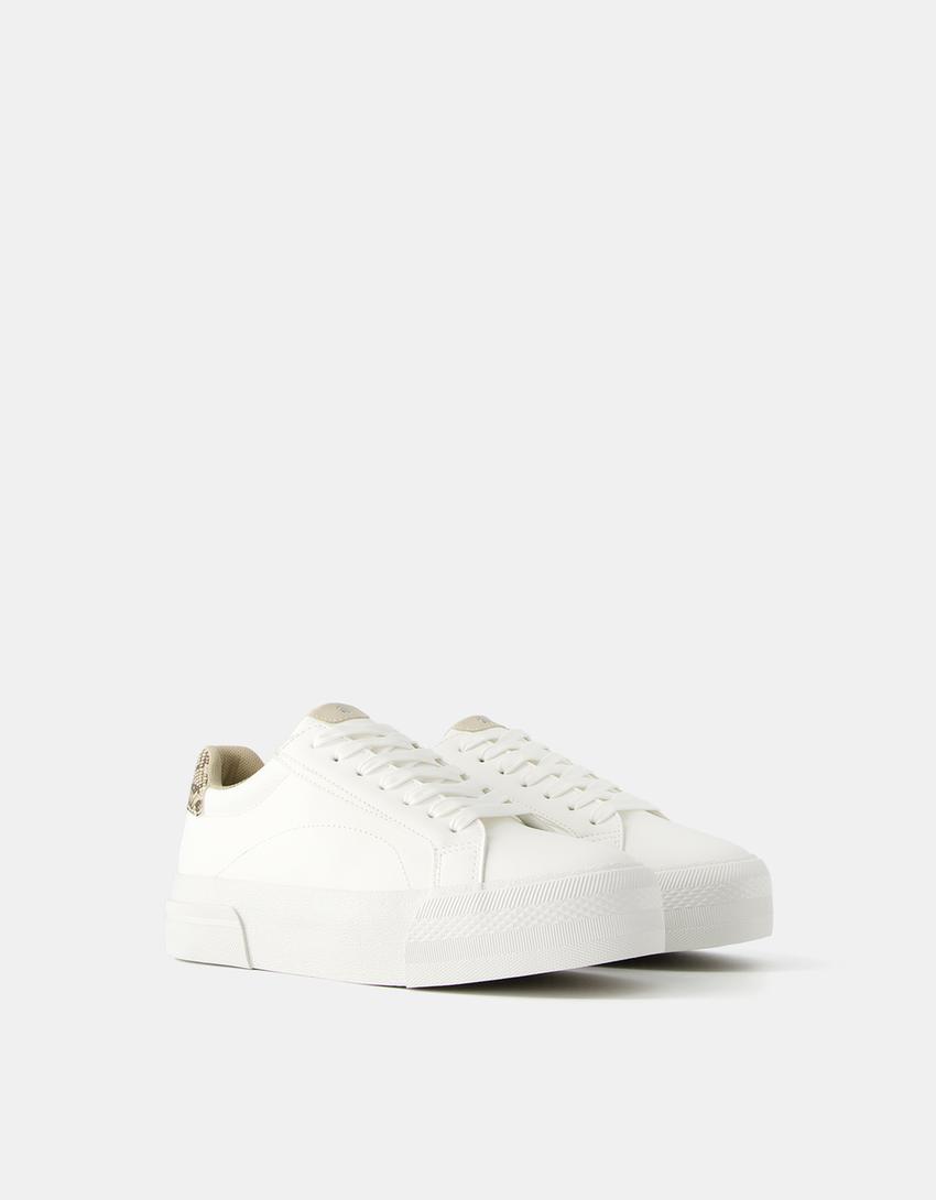 حذاء رياضي بنعل سميك وتفصيل طبعة حيوانية-أبيض-2