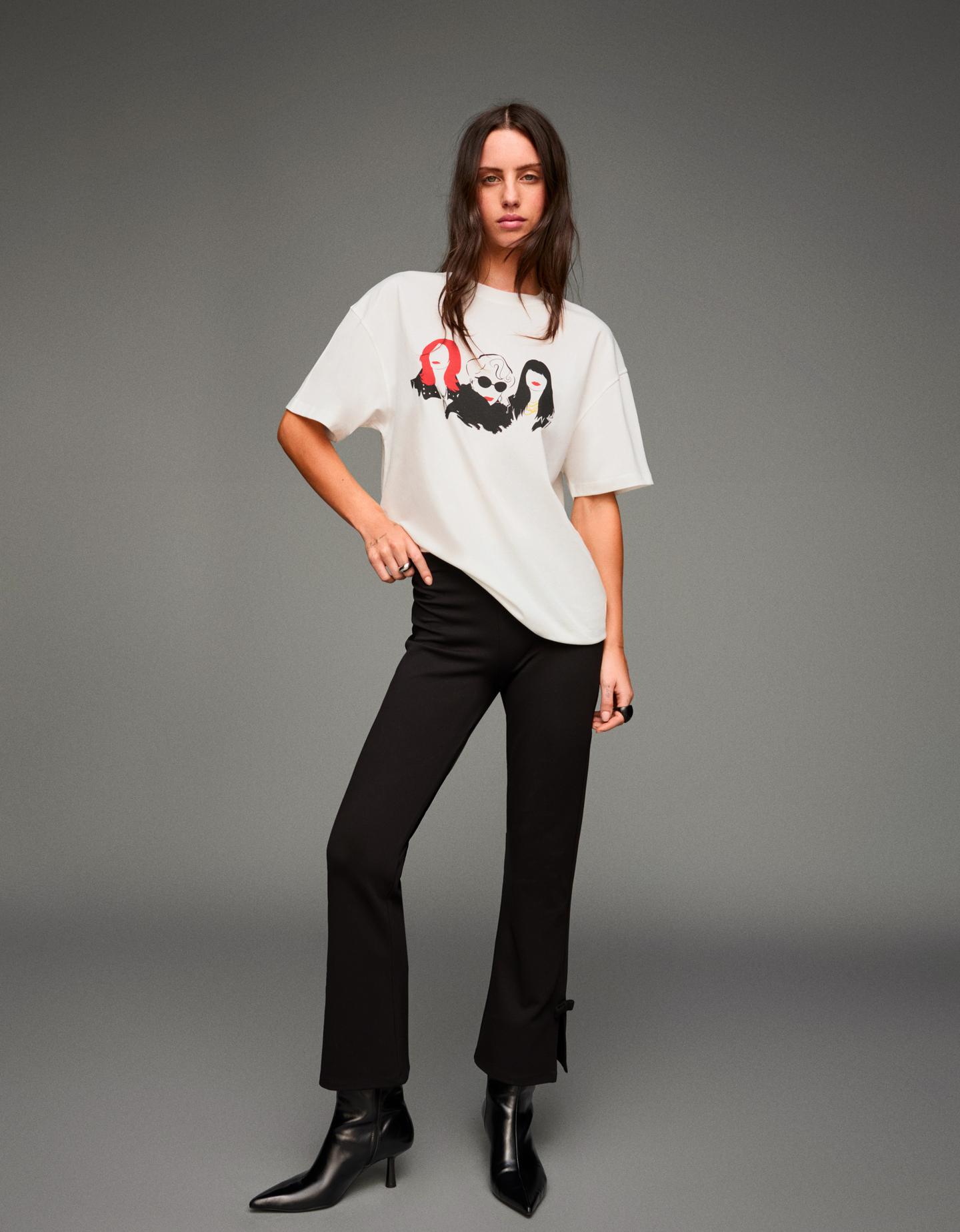 Bershka koszulka diabeł ubiera się u prady z krótkim rękawem i nadrukiem biały złamany