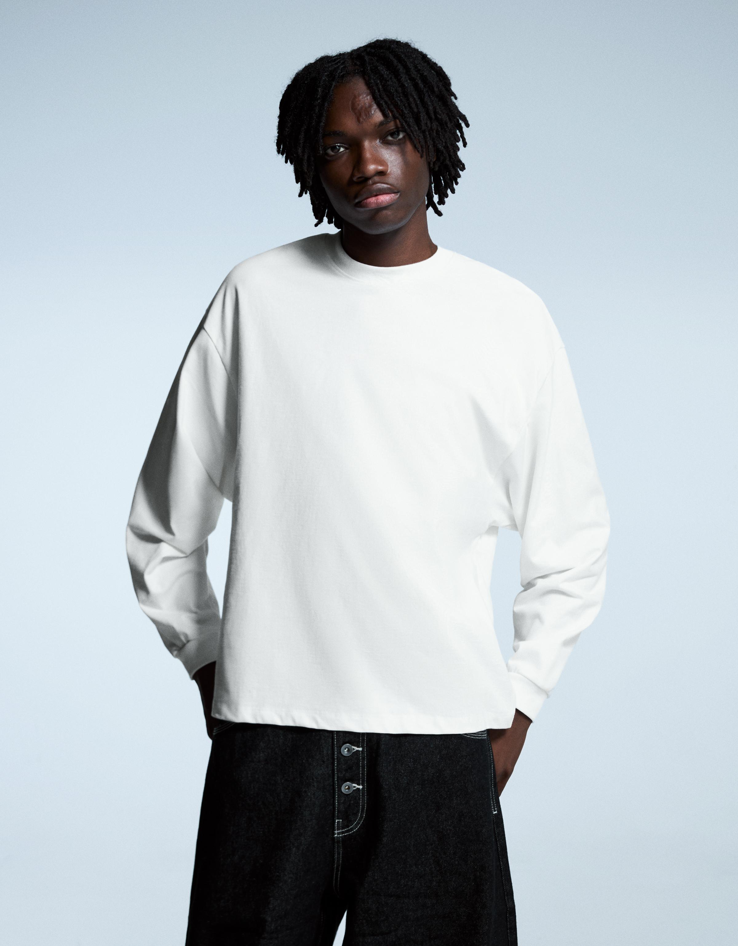 Long sleeve boxy-fit T-shirt - Basics - Men | Bershka