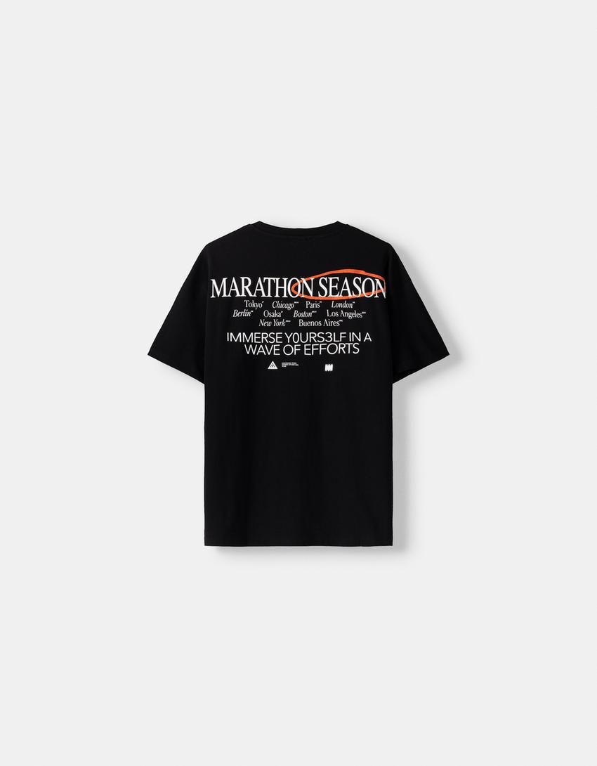 Camiseta manga curta boxy fit estampado-Negro-5