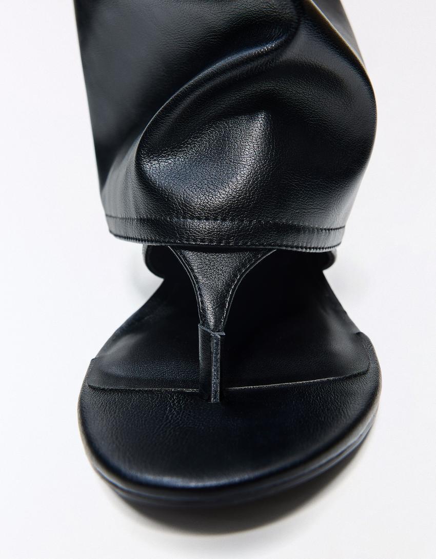 Thong heeled sandals-BLACK