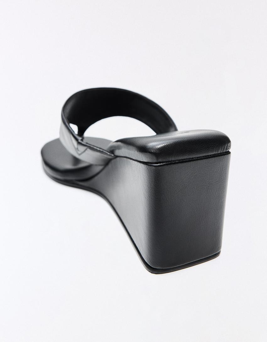 Wedge heel sandal-BLACK
