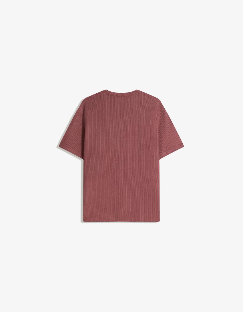 Textured short sleeve T-shirt-Maroon