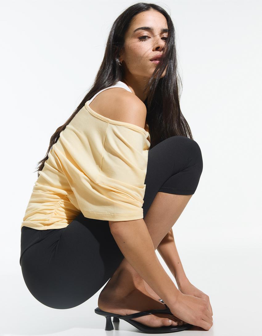 Camiseta de manga curta assimétrica-Amarelo