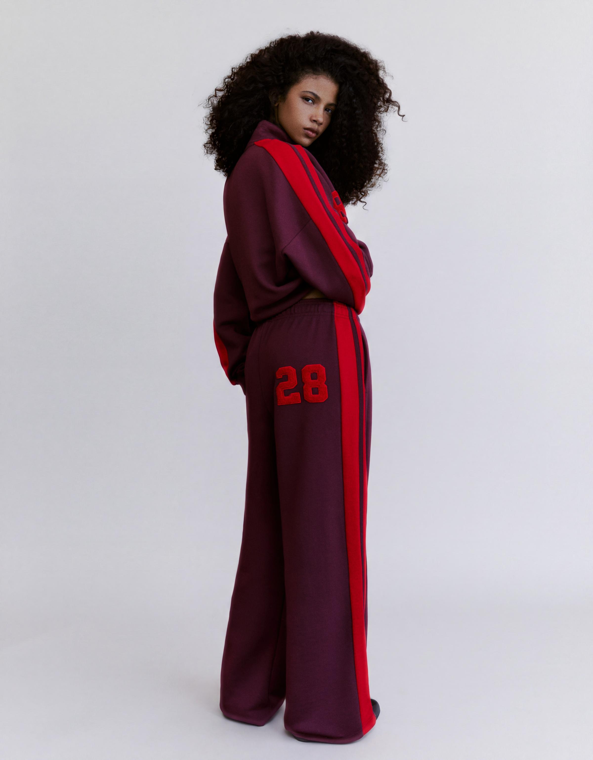 Plush zip-up sweatshirt with patch — Burgundy