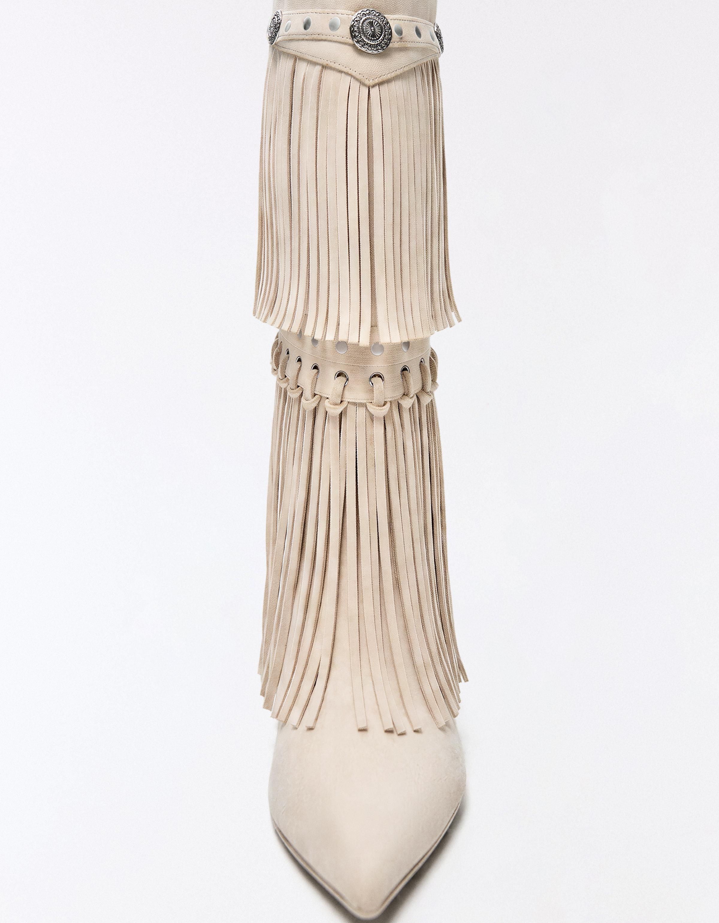 Fringed heeled boots — BEIGE