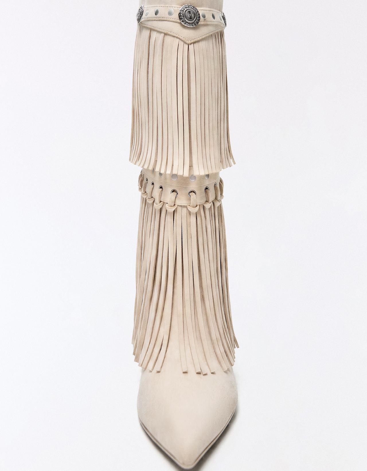 Fringed heeled boots — BEIGE