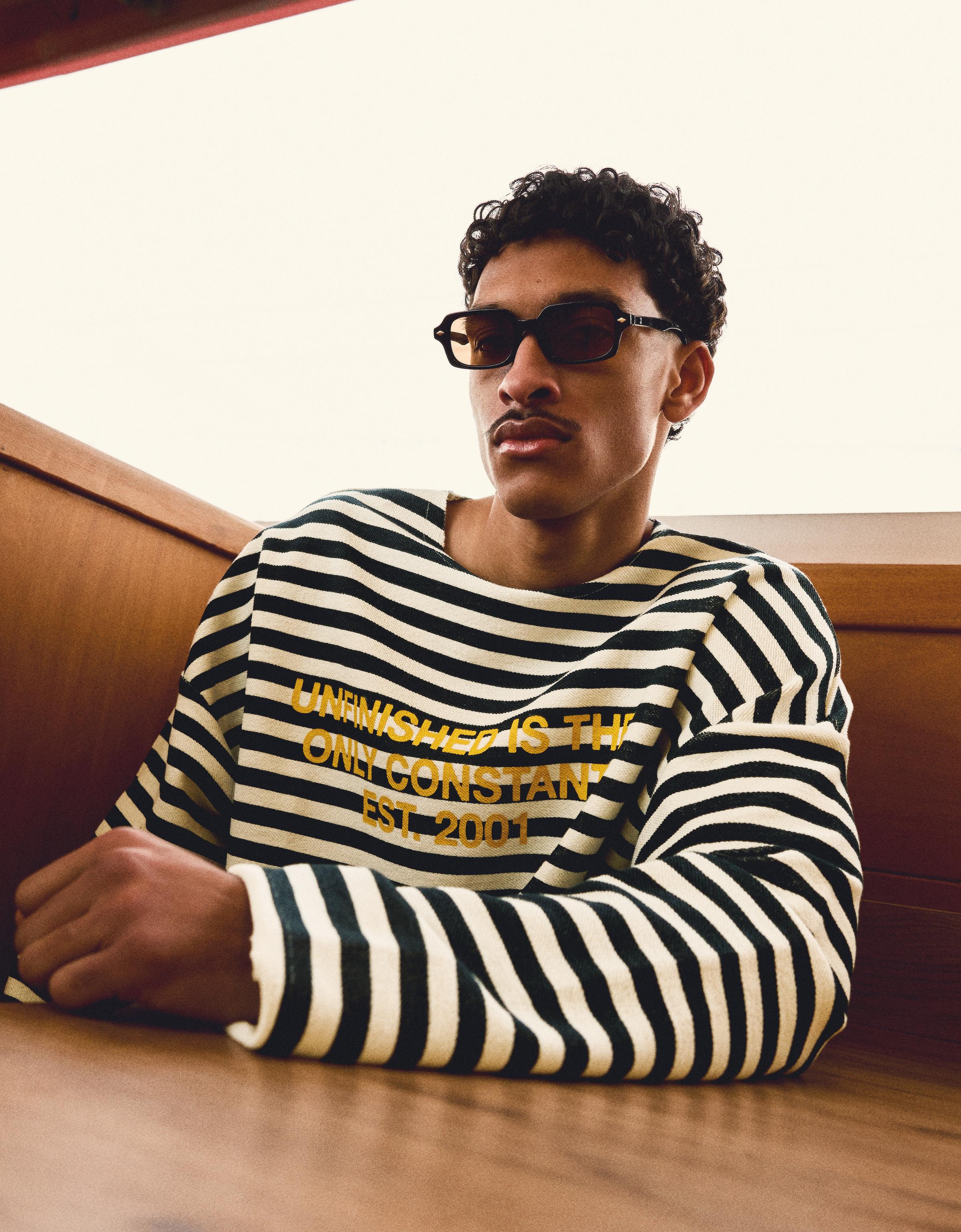 Bisiklet yaka çizgili sweatshirt