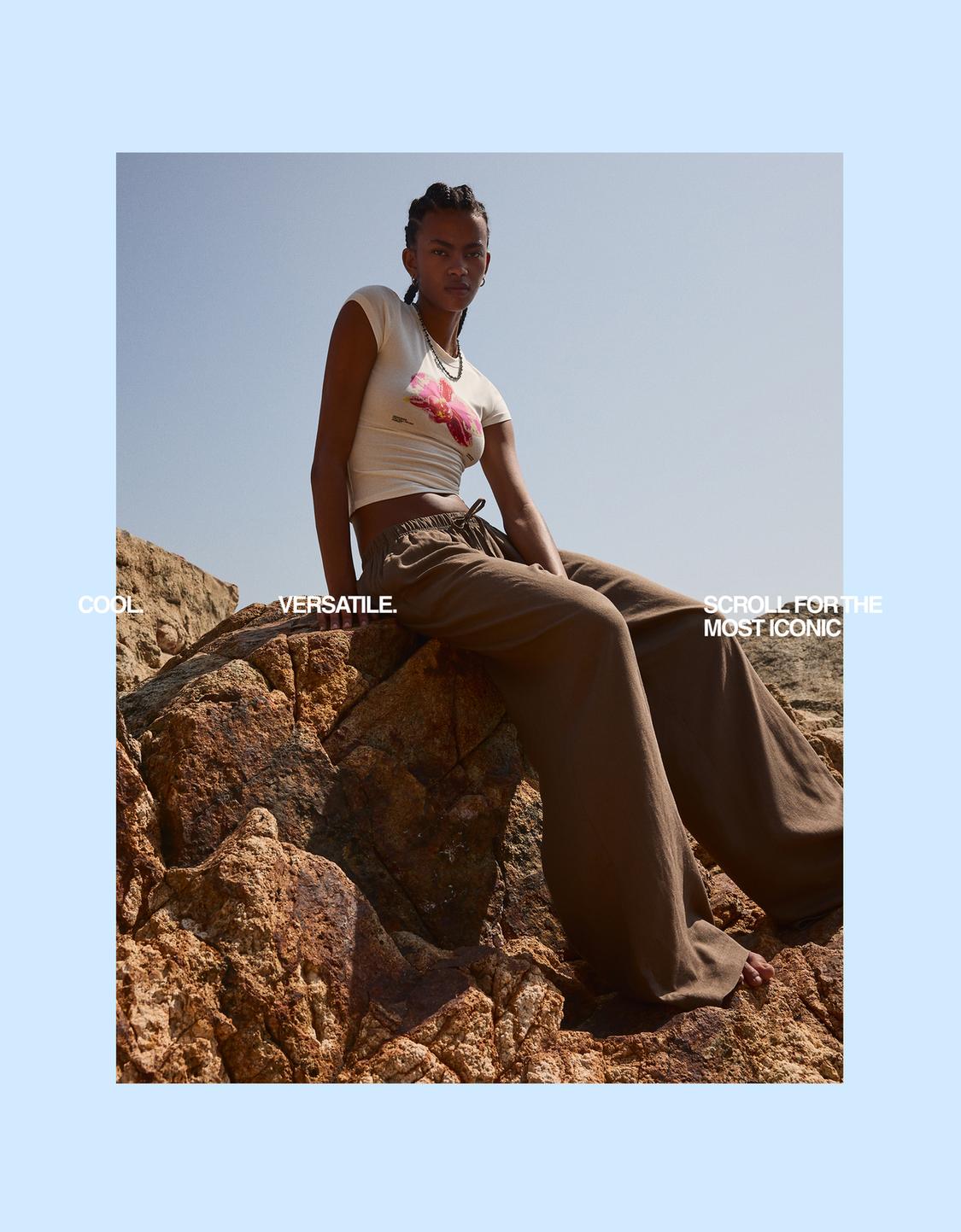 Linen blend trousers with an elasticated waistband