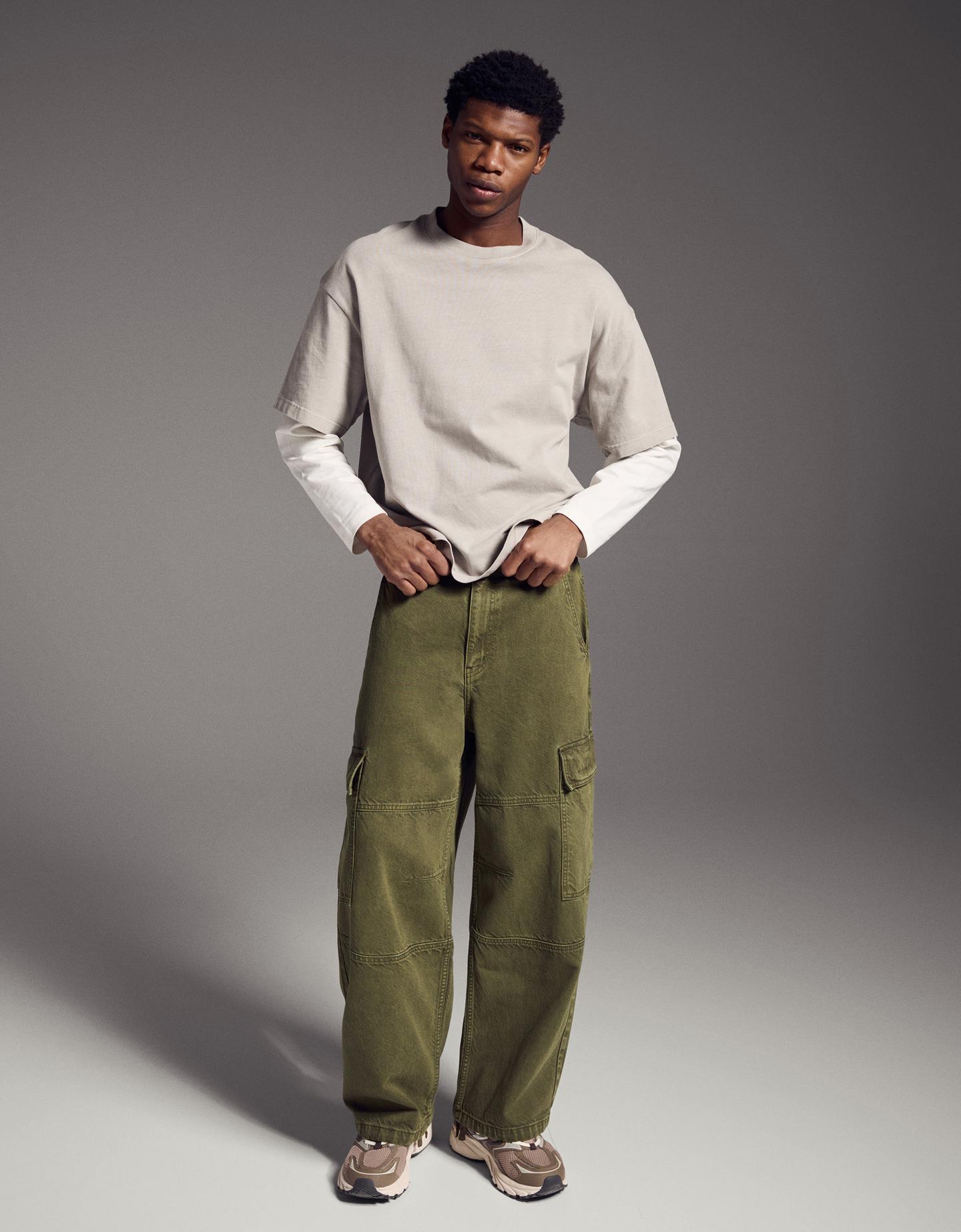 Bershka jeansy cargo parachute khaki