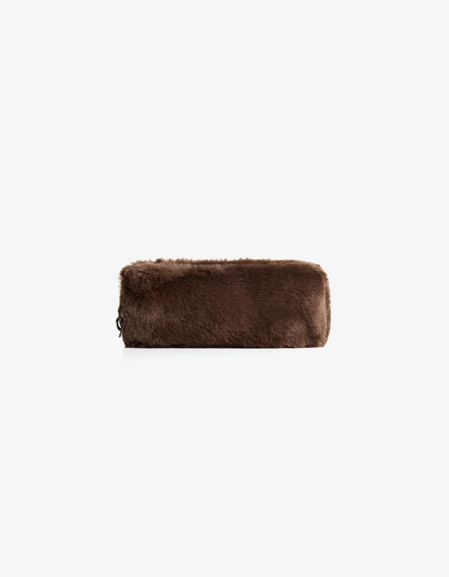 Bershka Estuche Efecto Pelo Mujer Marrón
