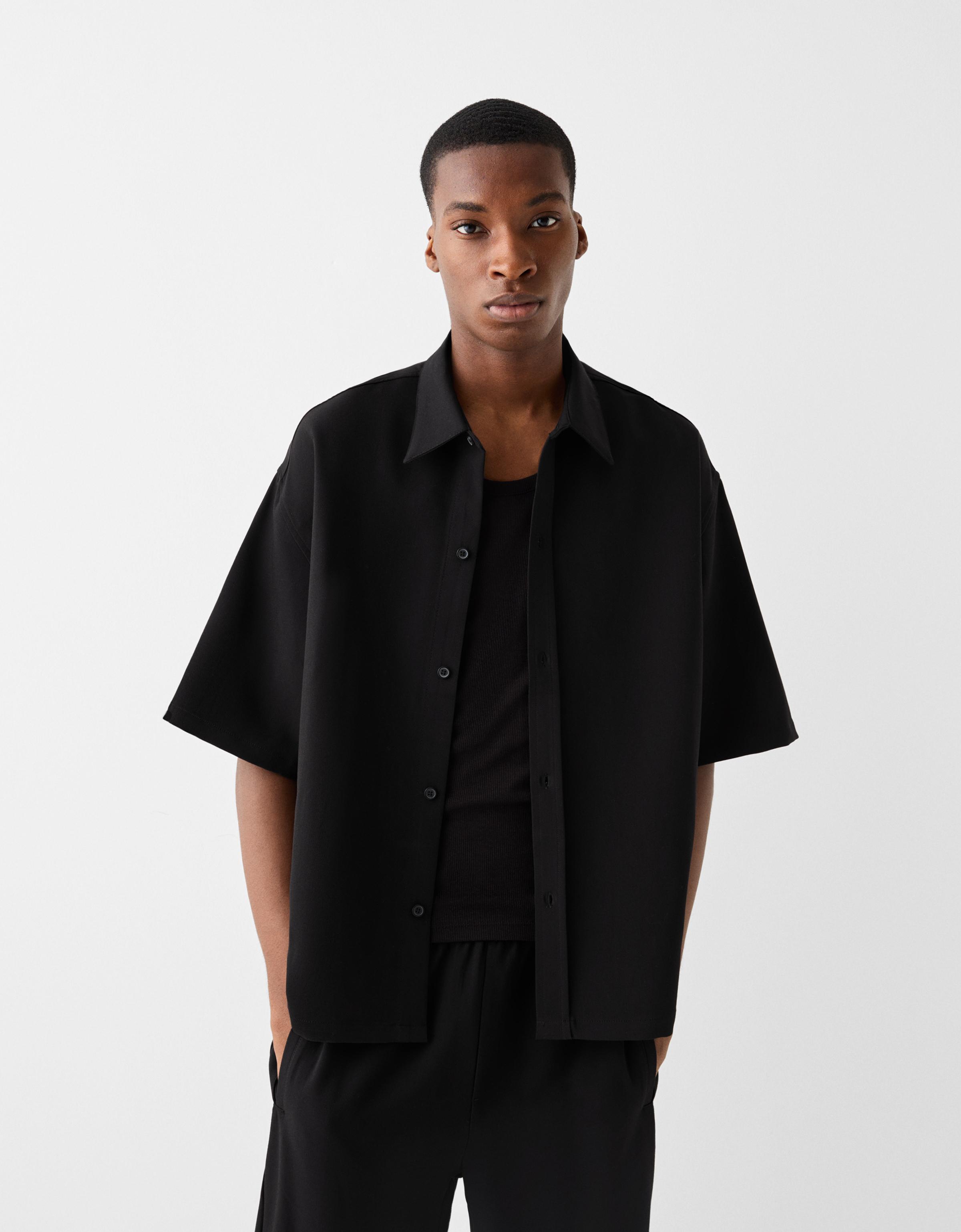 Bershka Tailoring-Hemd Im Boxy Fit Mit Kurzen Ärmeln Herren Xl Schwarz