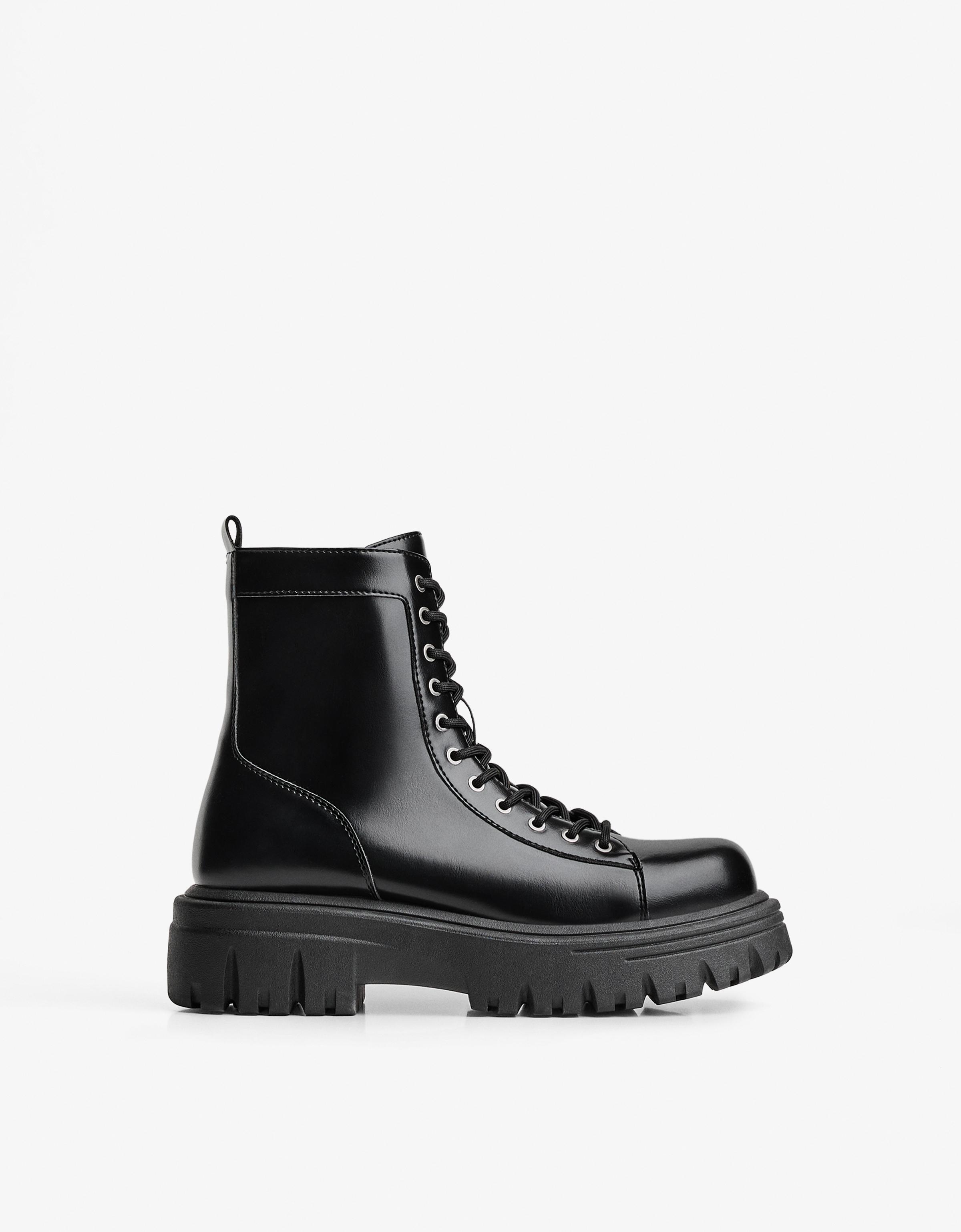Bershka Geschnürte Stiefelette Herren 40 Schwarz
