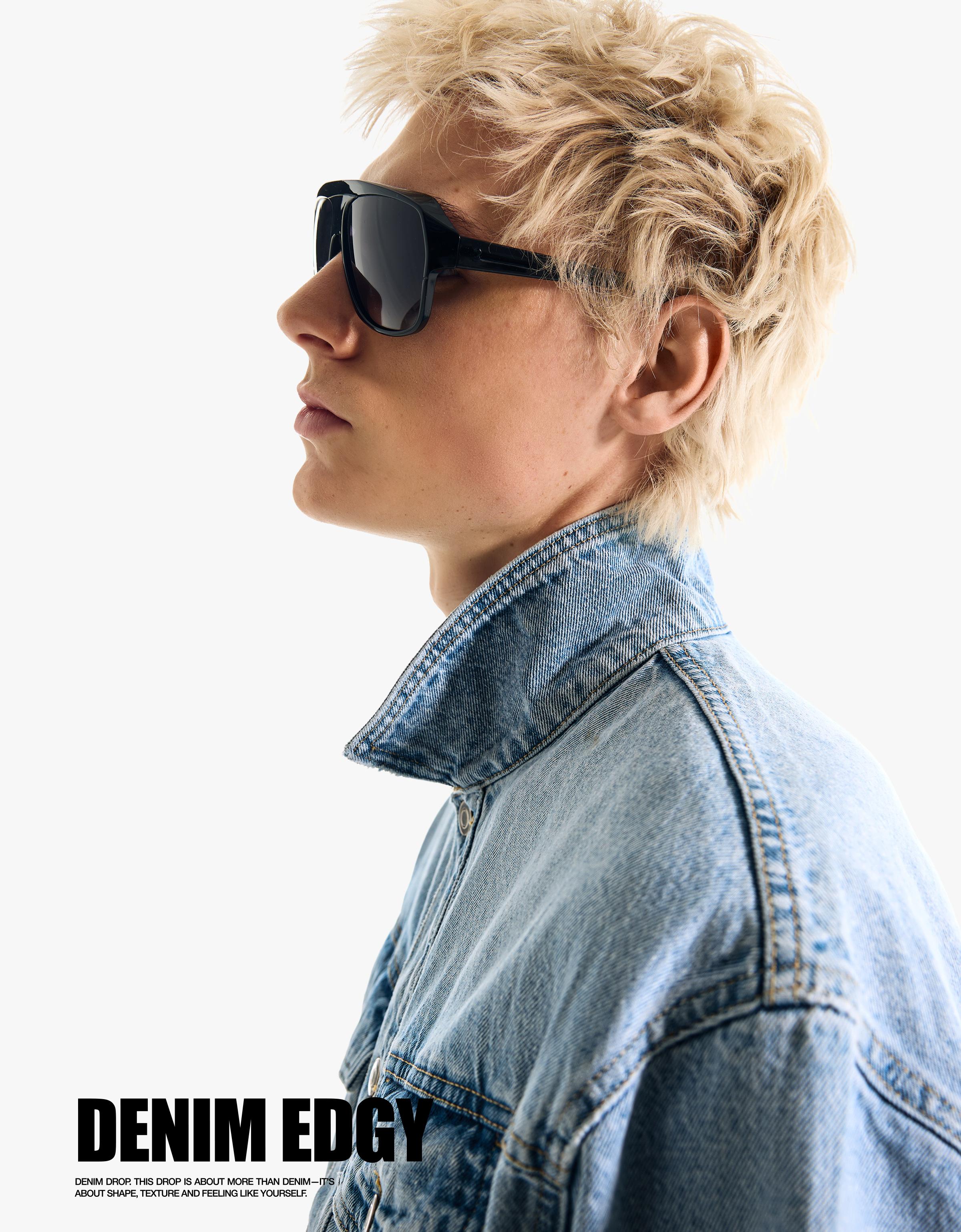 Denim jacket — Light blue
