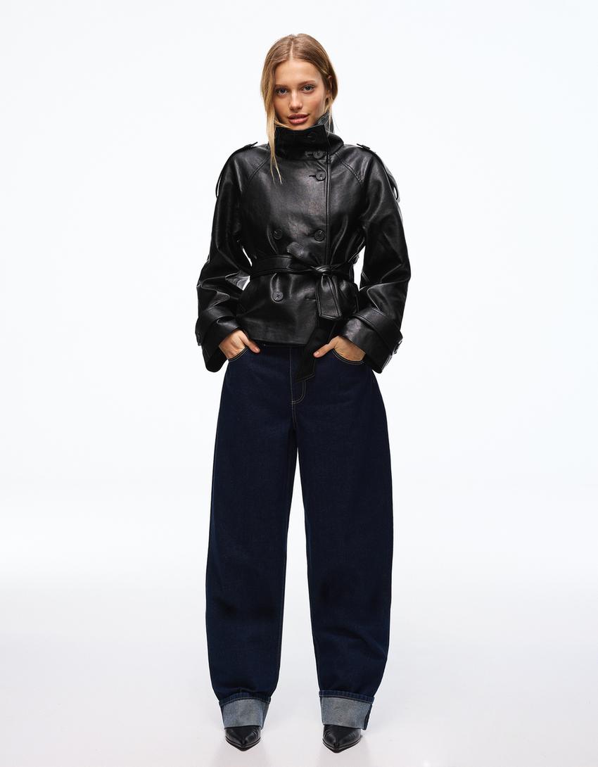 Trench corto effetto pelle-Nero