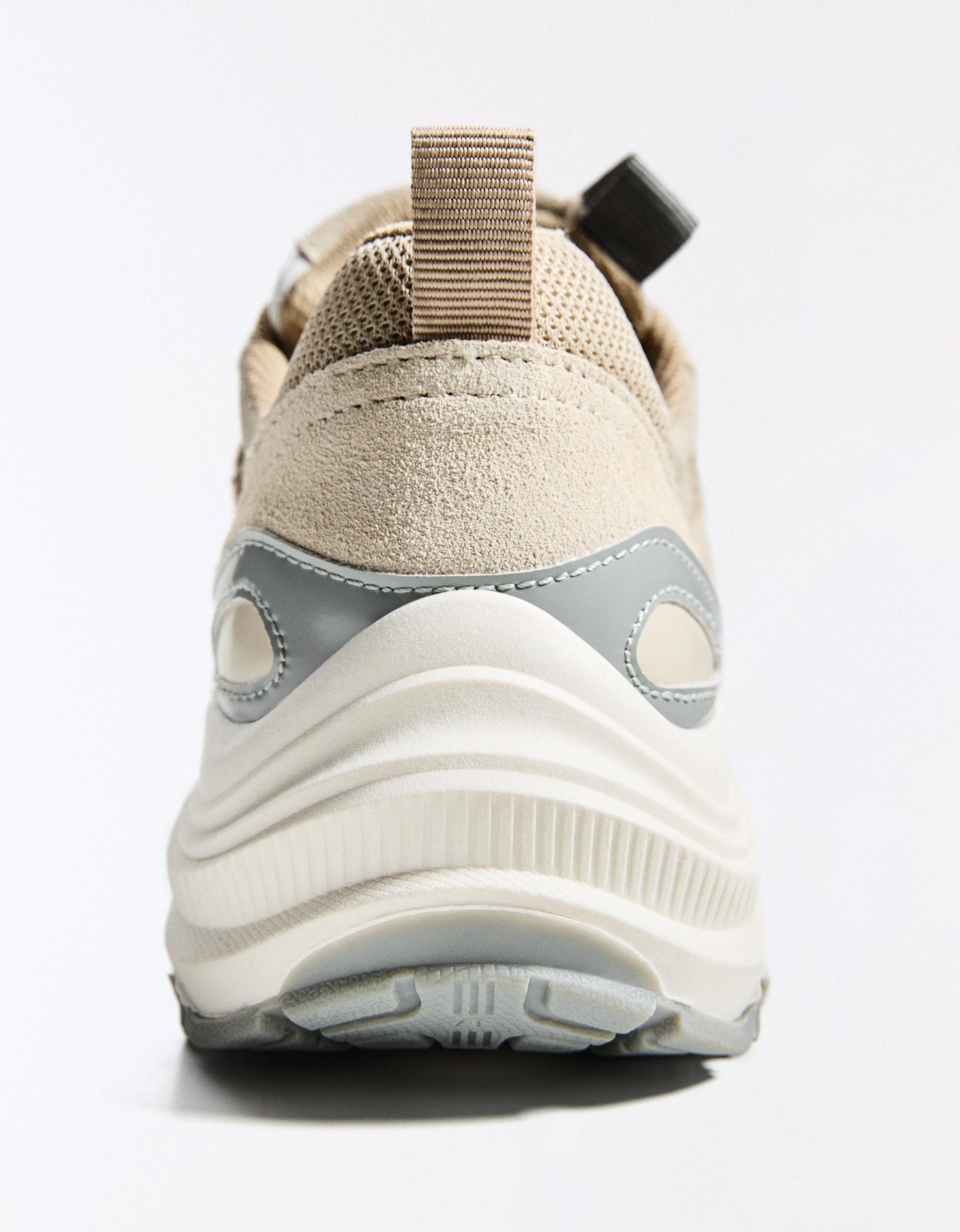 OUT OF CORE Trainers — Multicolored