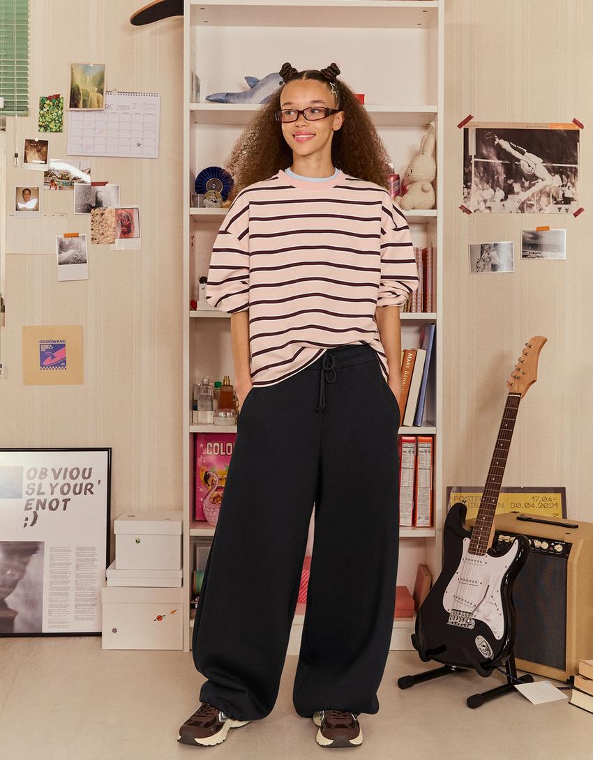 Plush barrel pants with stoppers-Black