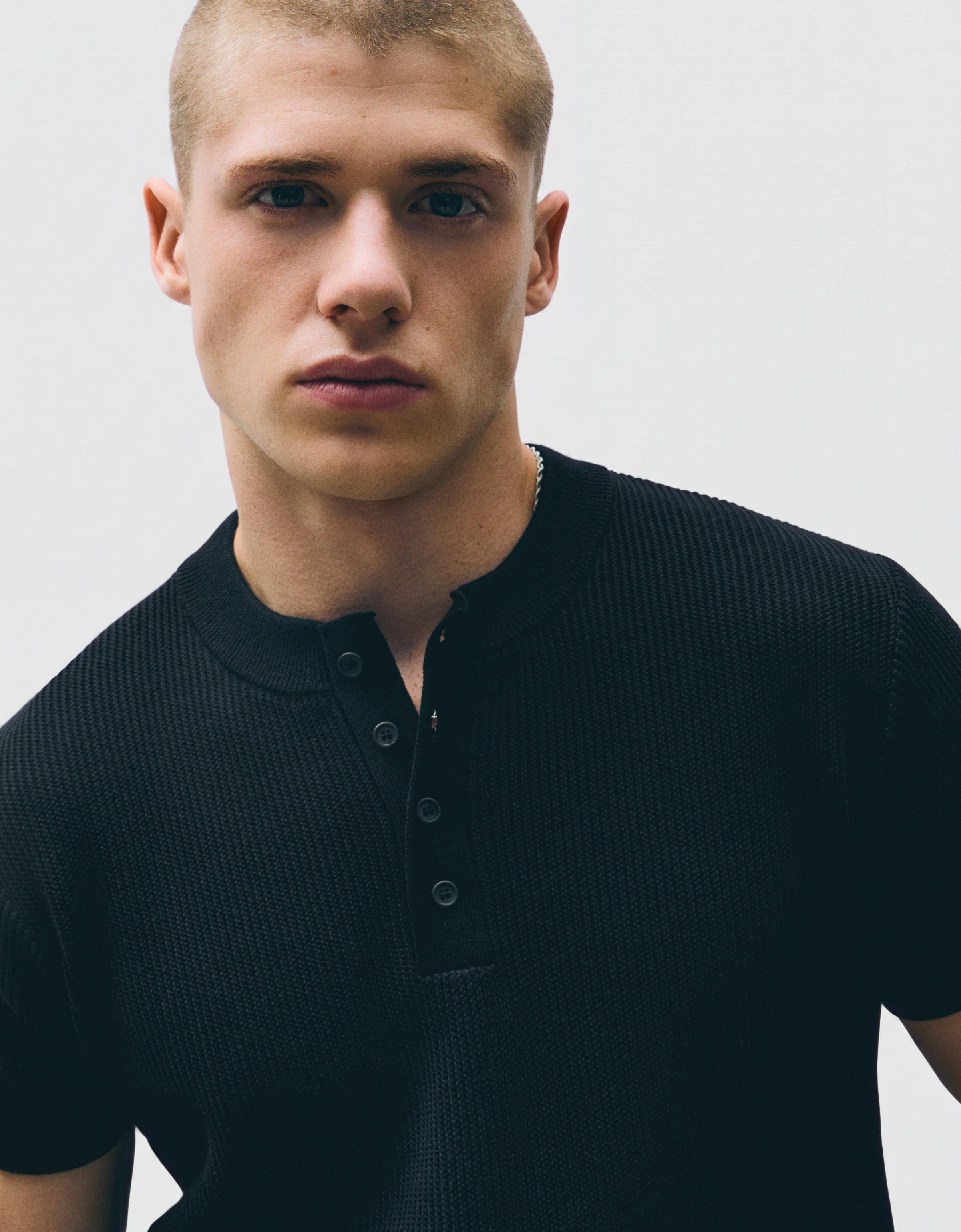 Short sleeve henley T-shirt — Black