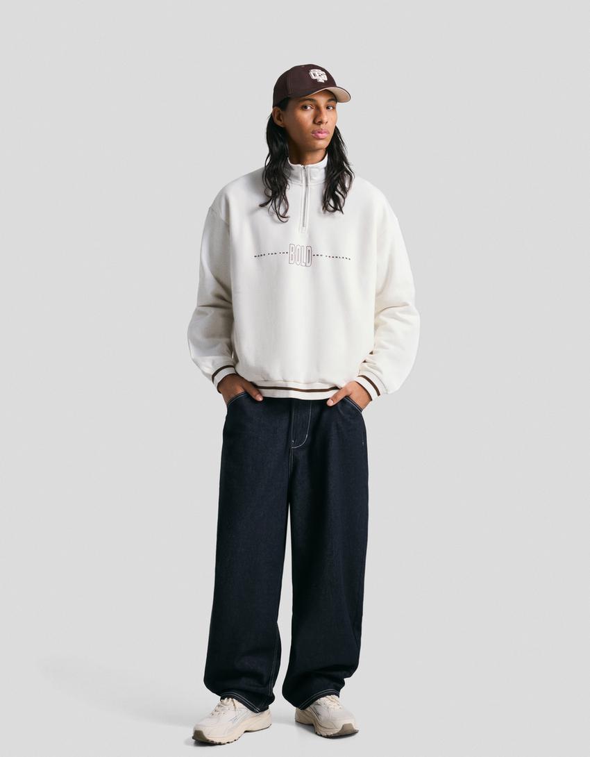 Sweatshirt mit Reißverschluss und Print-Grbrochenes Weiss