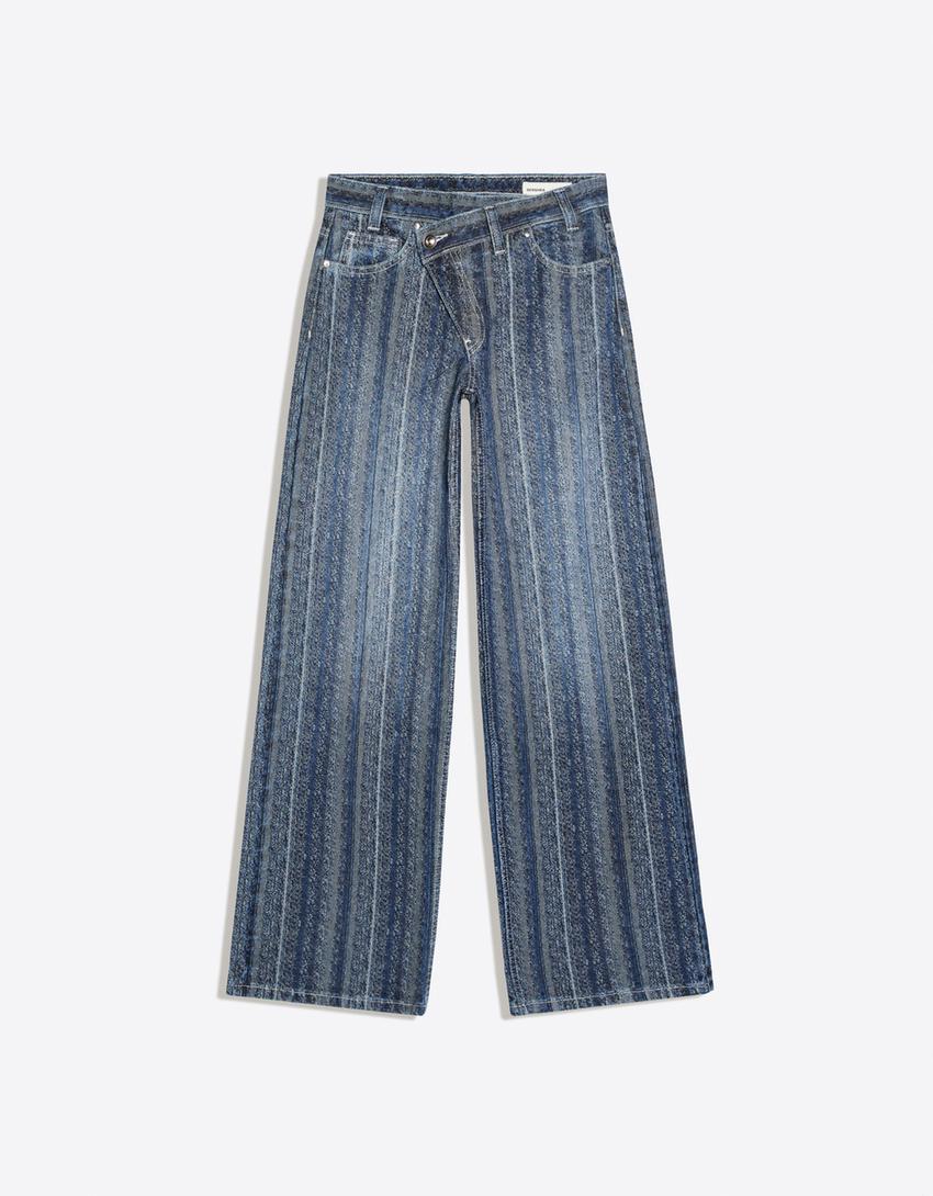 Jeans mit überkreuztem Bund und Struktur-Blau