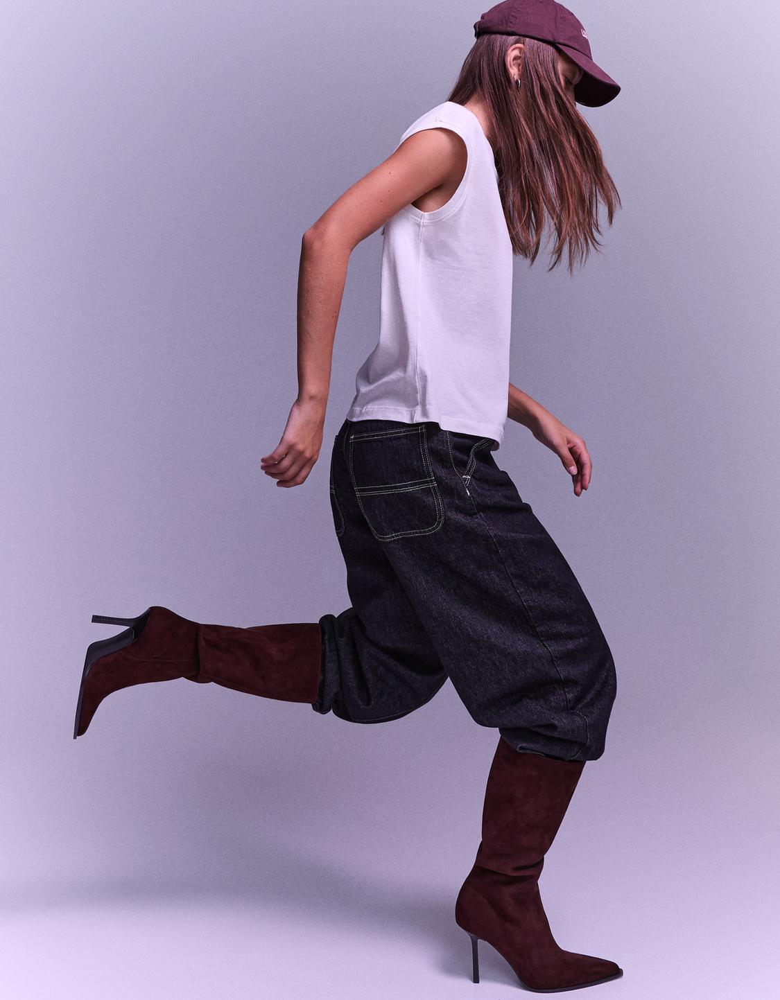 Wide-leg high-heel boots
