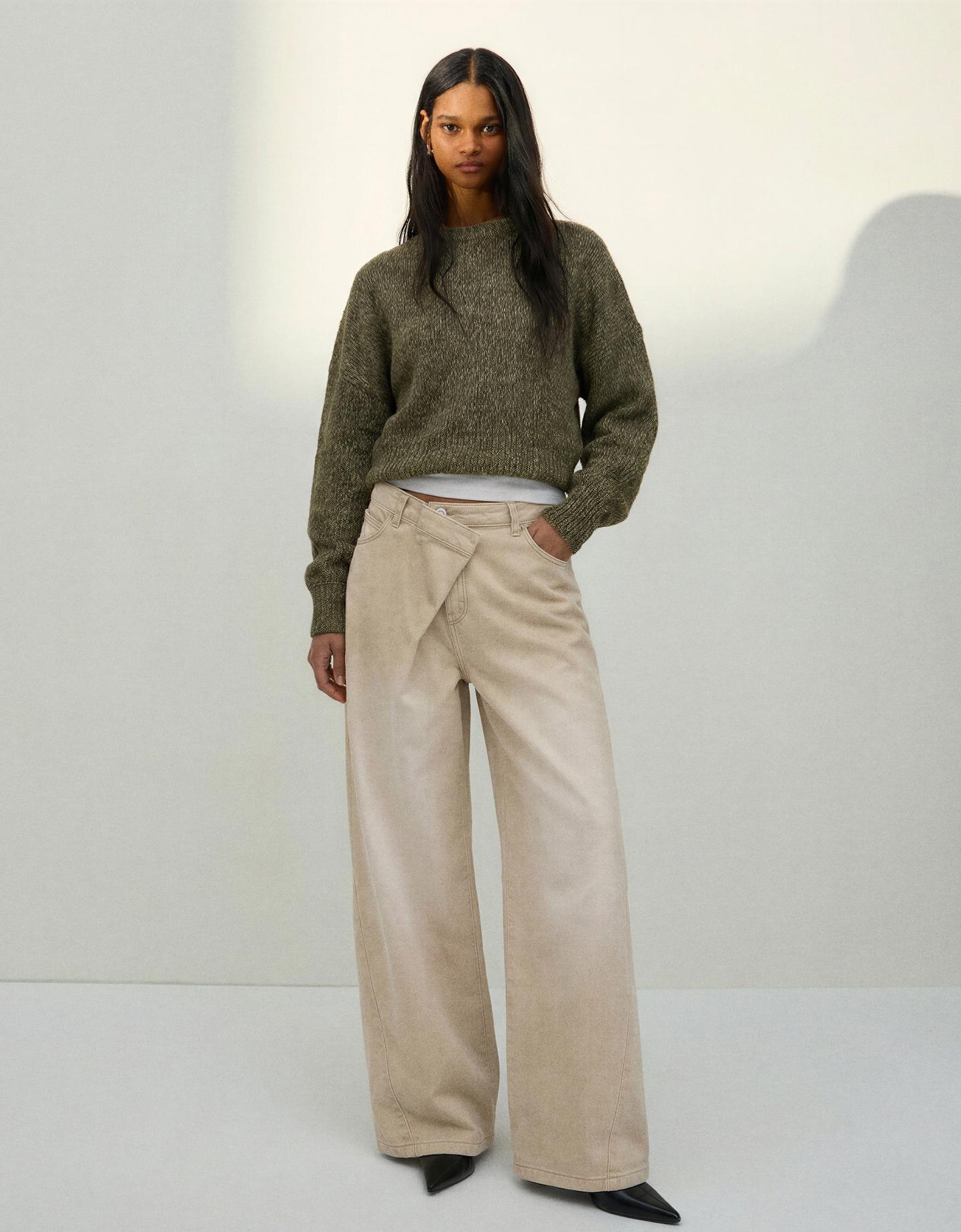 Bershka spodnie o kroju barrel beżowy