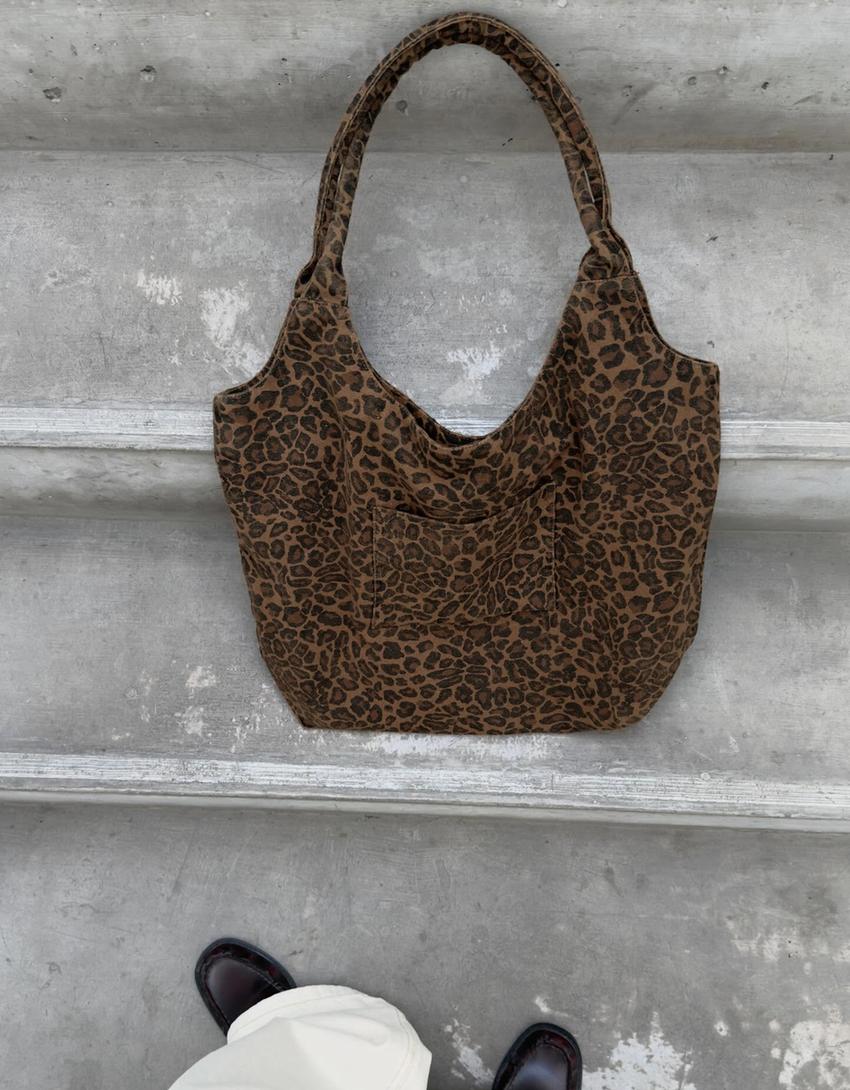 حقيبة بطبعة حيوانية-بني