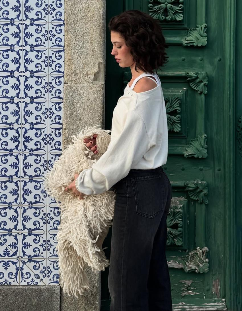 Strickpullover mit Nieten-Rohweiß