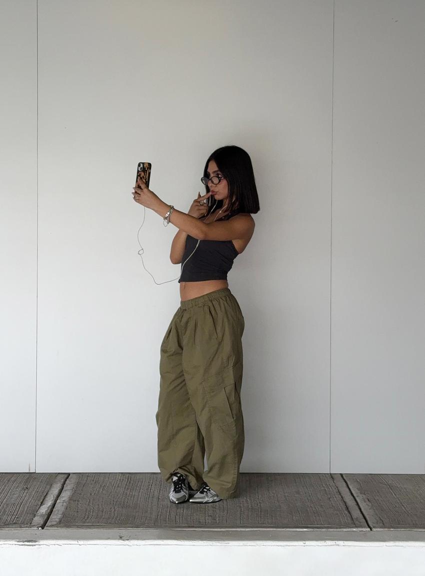 Cotton barrel cargo trousers-Khaki-1