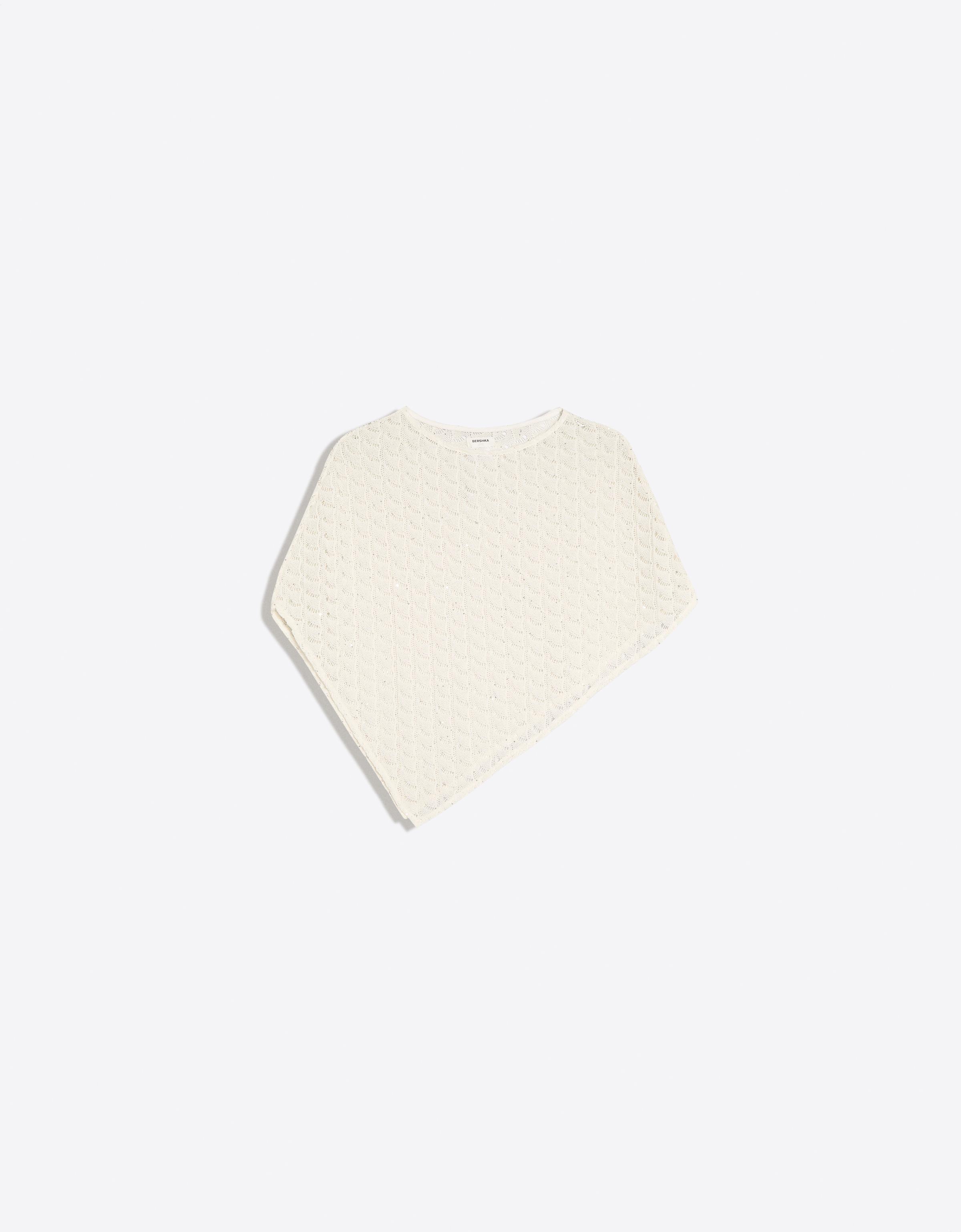 Asymmetric crochet cape — Cream