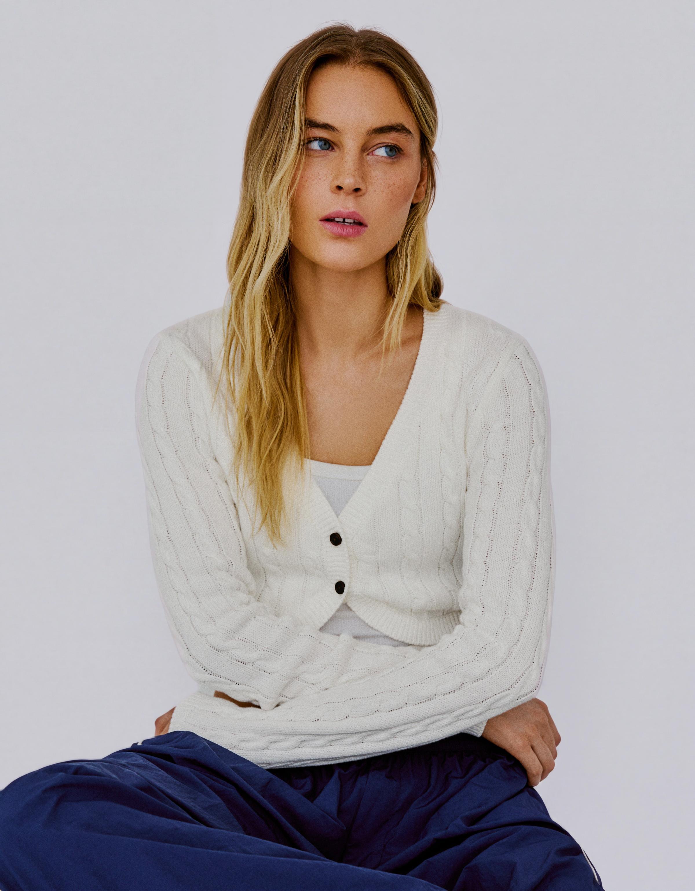 Cropped cable-knit cardigan — Cream