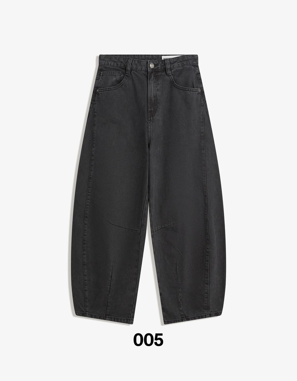 Cropped barrel trousers