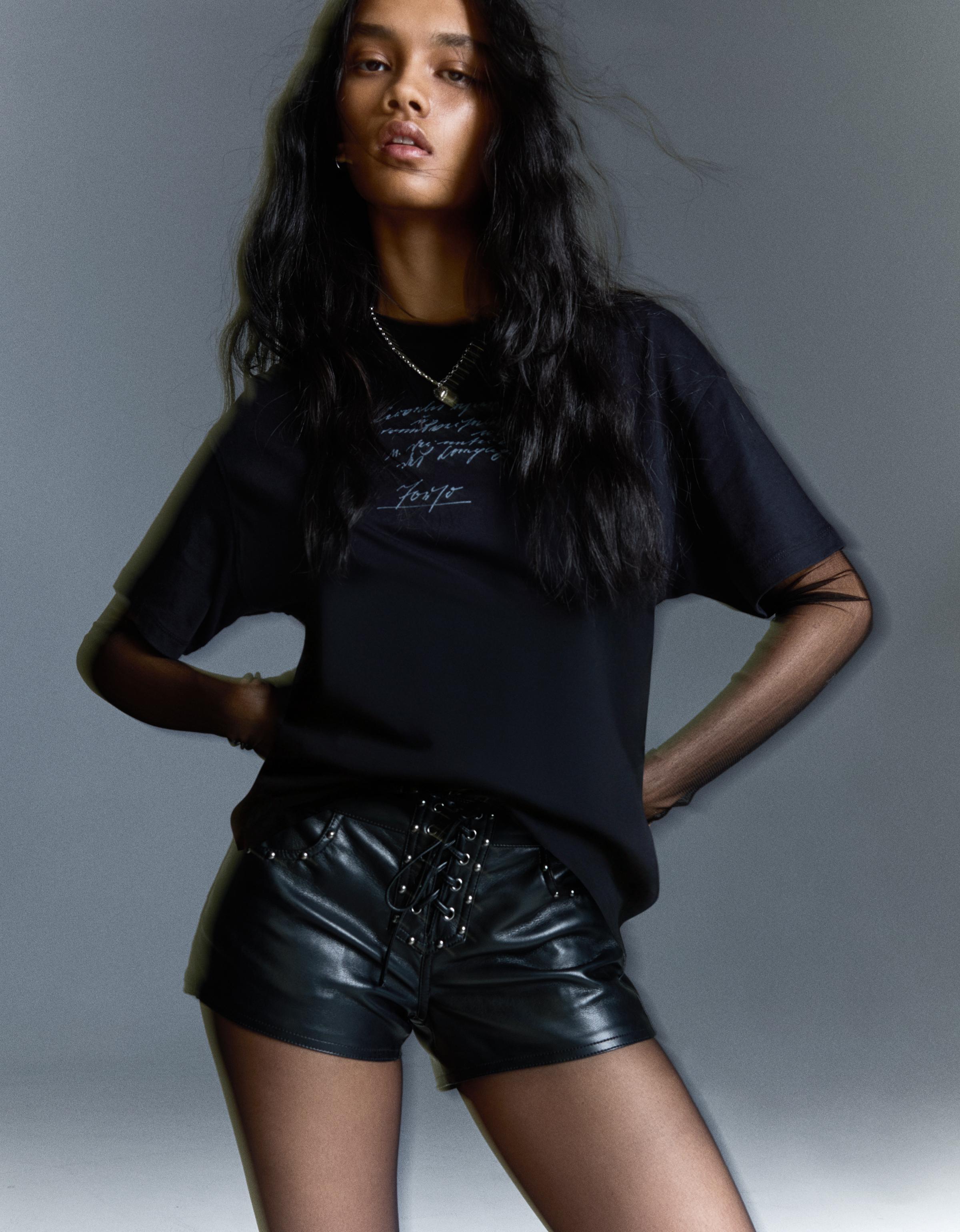Bershka Oversize-T-Shirt Mit Frankenstein-Print Und Kurzen Ärmeln Damen M Schwarz