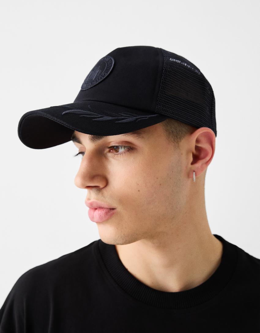 كاب تراكر-أسود-1