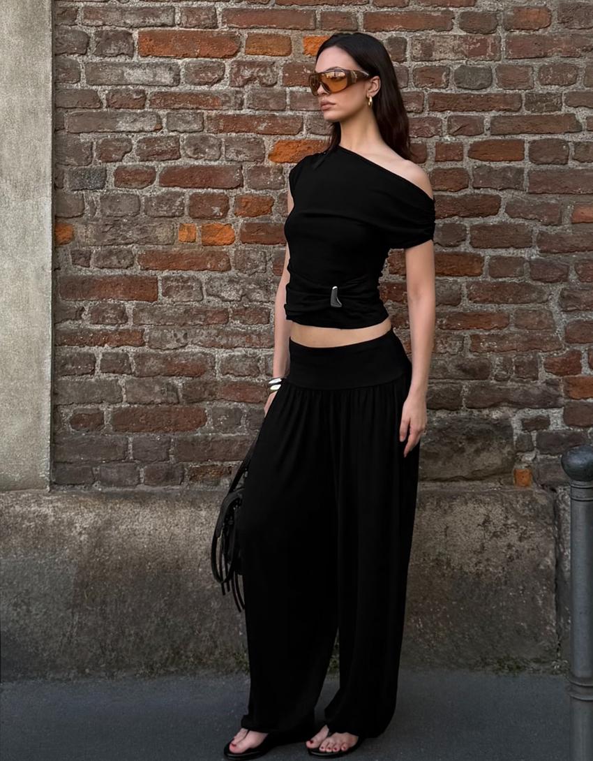 Asymmetric belted T-shirt-Black