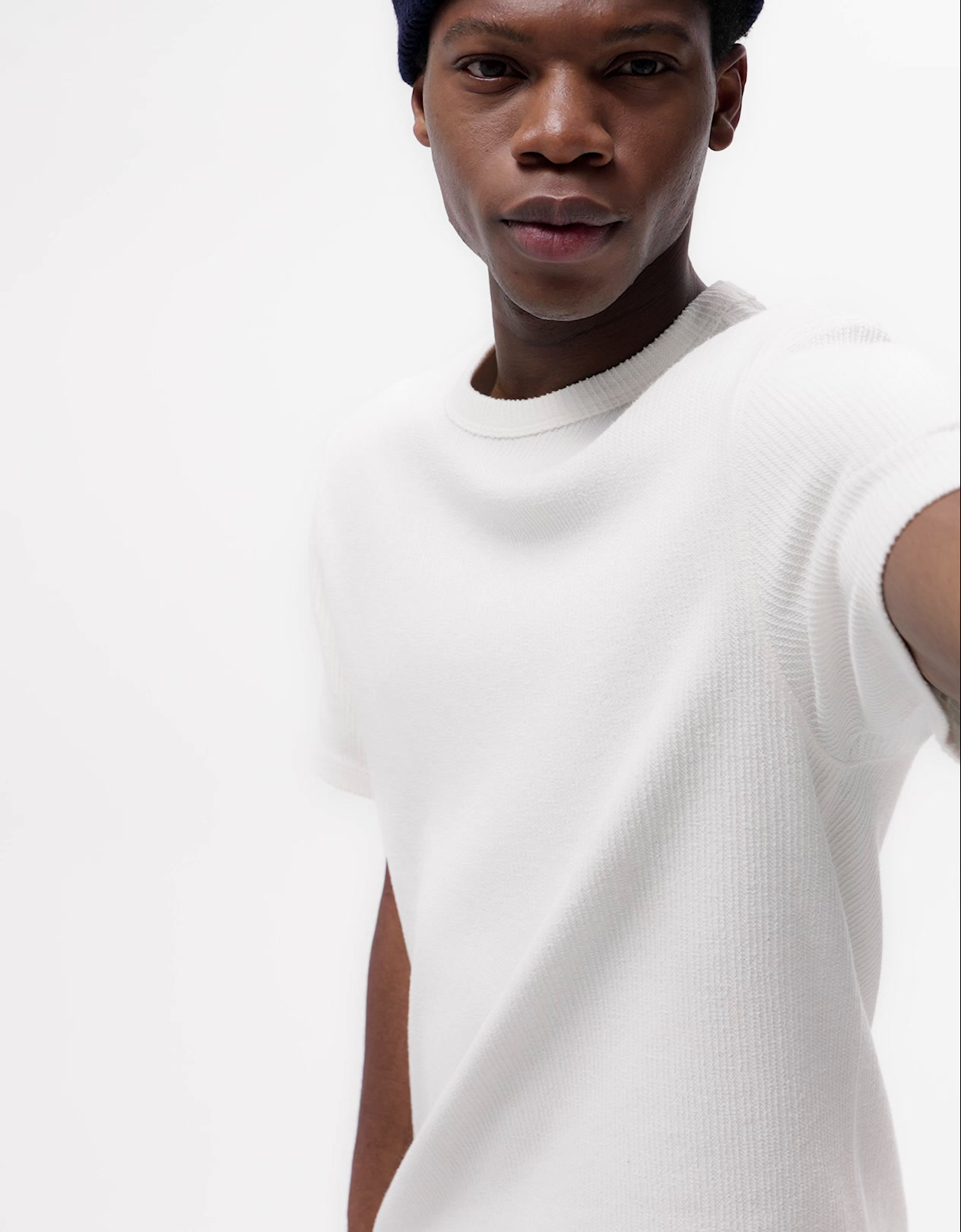 Kısa kollu dokulu tişört - Görsel 83