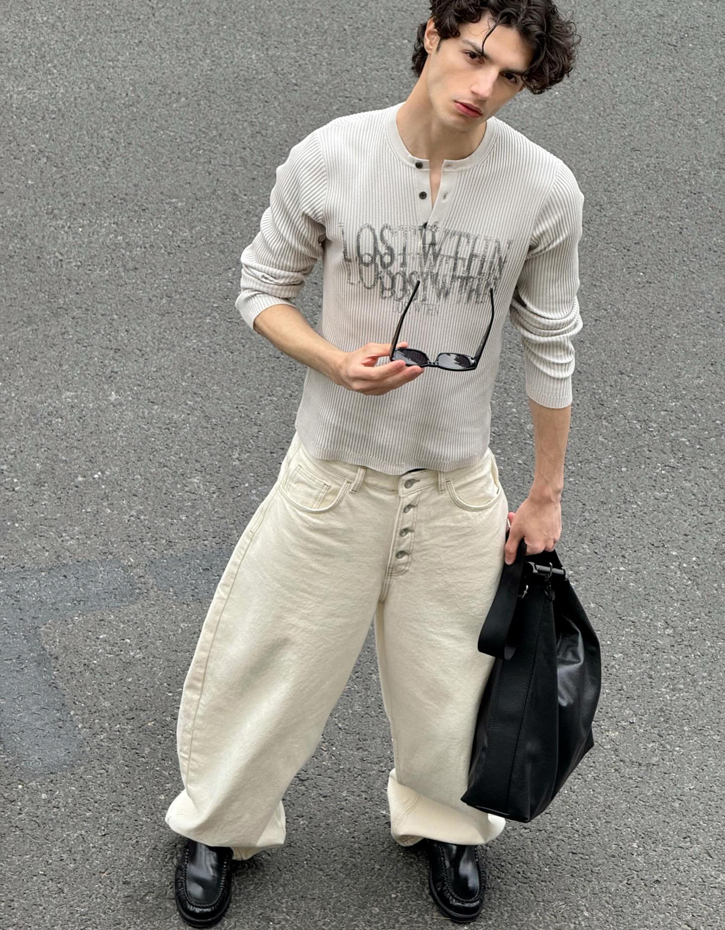 Düğmeli yaka baskılı kazak - Görsel 7