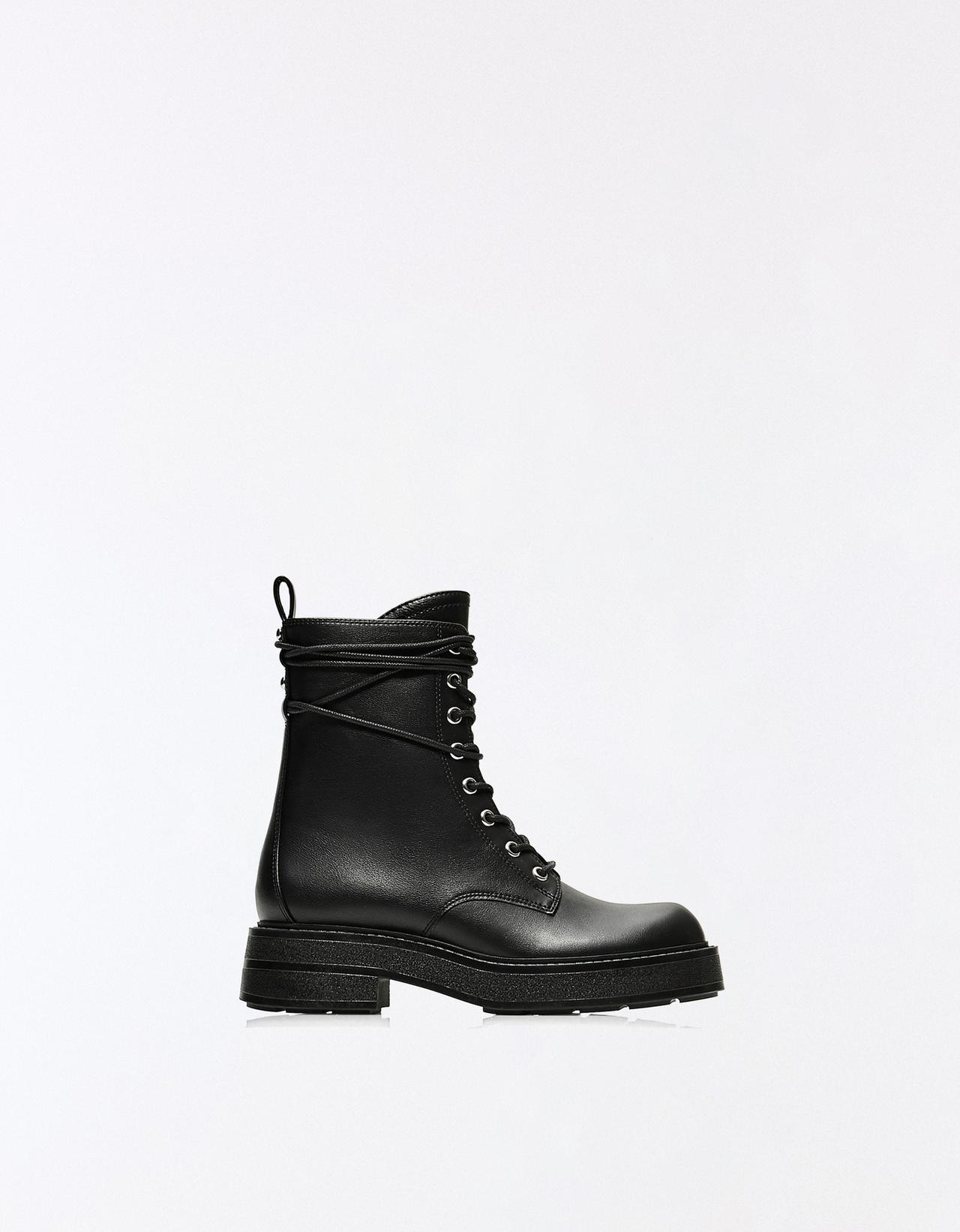 Lace-up ankle boots — BLACK