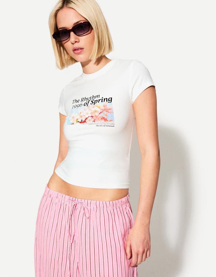 Desenli kısa kollu t-shirt