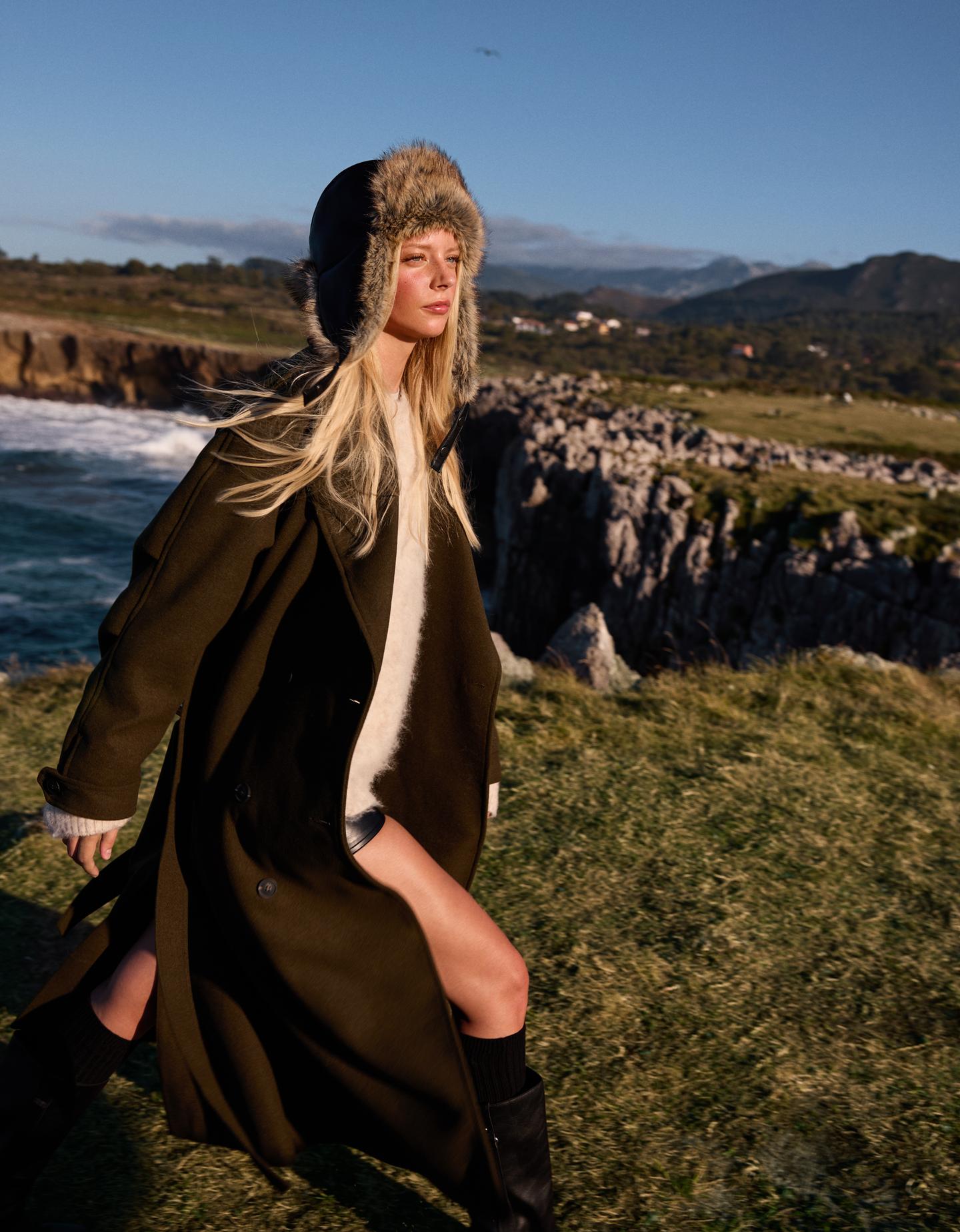 Bershka płaszcz oversize z wełną i paskiem khaki